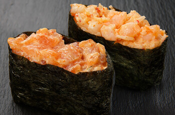 Суши острые с лососем + Суши острые с крабом и креветкой