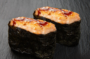 Суши запеченные с лососем, 2 шт.