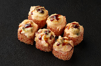 Запеченный ролл с крабом, креветкой и горгонзолой