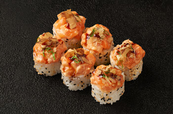 Ролл Нептун с соусом кимчи