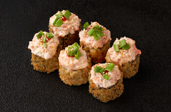 Ролл Панко с креветкой и спайси соусом