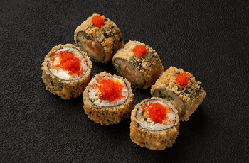 Ролл Панко с лососем и сладким чили