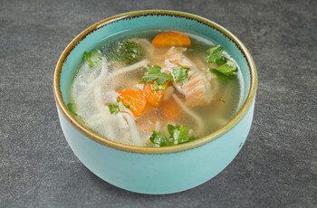 Супчик куриный с лапшой