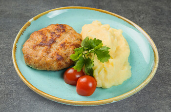 Котлетка из индейки с картофельным пюре