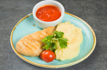 Куриное филе с картофельным пюре