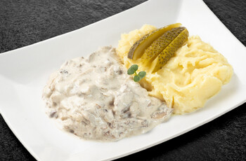 Бефстроганов с картофельным пюре