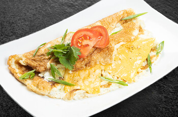 Омлет с четырьмя сырами