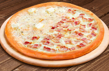 Пицца 2 в 1: Четыре сыра и Карбонара