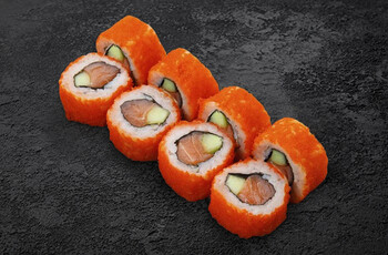 Ролл Калифорния с лососем