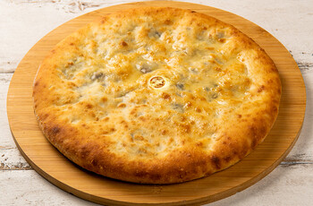 Осетинский пирог с курицей и грибами