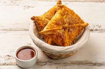 Мини ХачапуриХ2 с соусом сацебели