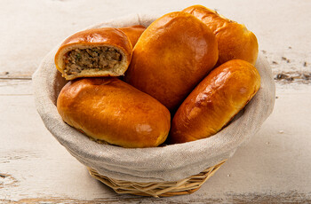 Пирожок с мясом