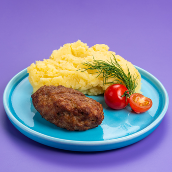 Котлетка мясная с картофельным пюре