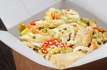 Удон с курицей терияки