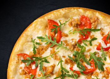 С лососем и рукколой 30 см (толстое с сыром)