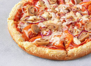 Пицца Петровская 30 см на толстом с сыром