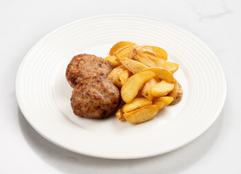 Котлеты из индейки с картофелем по-деревенски