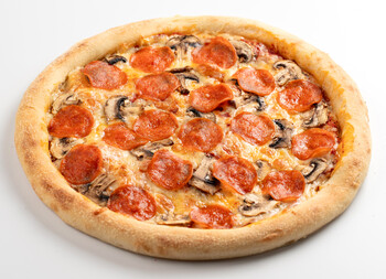 Пепперони и грибы 26 см традиционное тесто