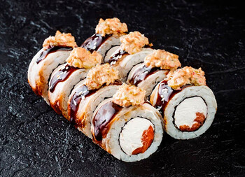 Сливочный ролл с угрём и лососем