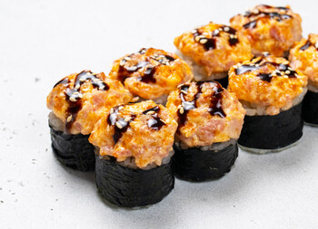 Запеченный ролл с беконом