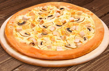 Пицца Цыпленок и сулугуни