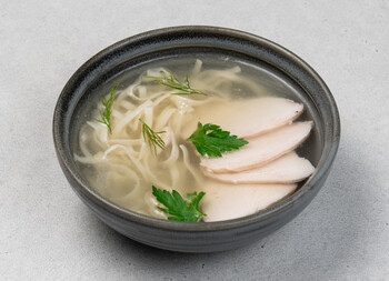 Суп куриный с лапшой