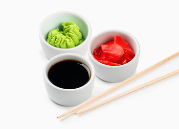 Набор (васаби, имбирь, соевый соус, палочки)